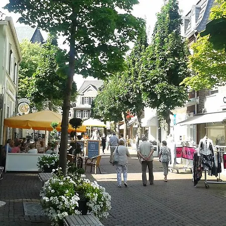 Burgblick Brueggen * ברוגן